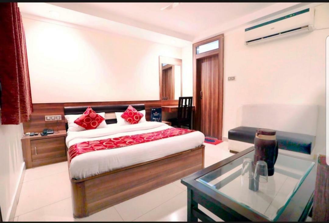 โอโย 4126 C T พาเลซ Hotel โบปาล ภายนอก รูปภาพ